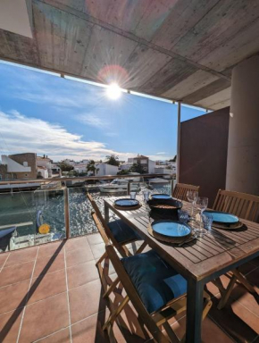Apartamento en Roses vistas al canal